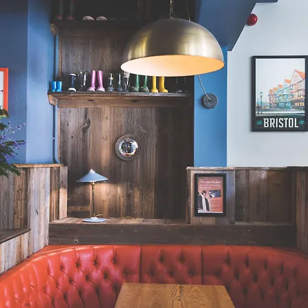 The Wellington 4* ブリストル