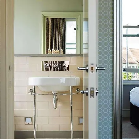 The Wellington 4*