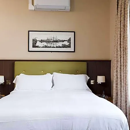 The Wellington 4*