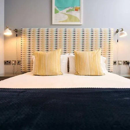 The Wellington 4* Бристоль