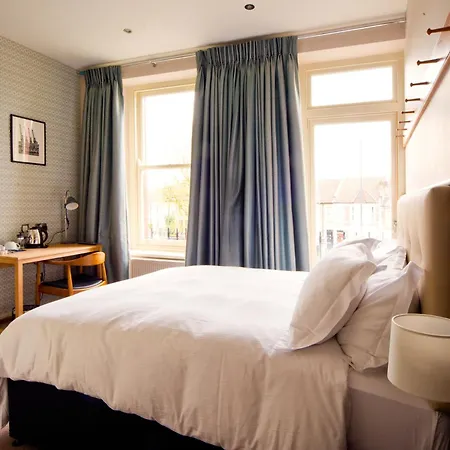 The Wellington 4* Bristol