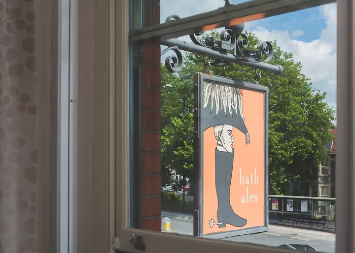 Мініготель The Wellington