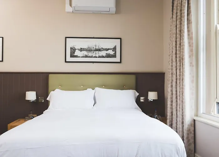 The Wellington Bristol