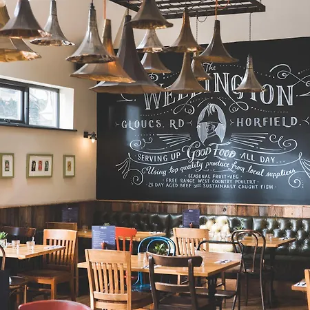 여관 The Wellington 브리스틀