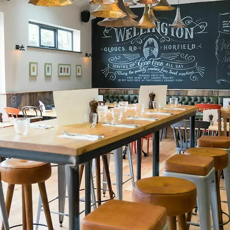 The Wellington 여관
